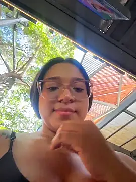 Snapshot of -VICKKY chatting on 06-22-26, 08:28 -VICKKY online show from 06-22-26, 08:28