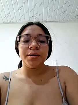 Snapshot of -VICKKY chatting on 06-20-26, 01:49 -VICKKY online show from 06-20-26, 01:49