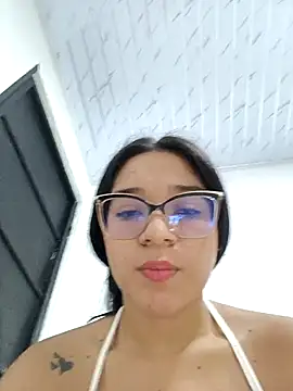-VICKKY online show from 03-20-25, 01:37