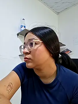 Snapshot of -VICKKY chatting on 06-15-26, 02:28 -VICKKY online show from 06-15-26, 02:28