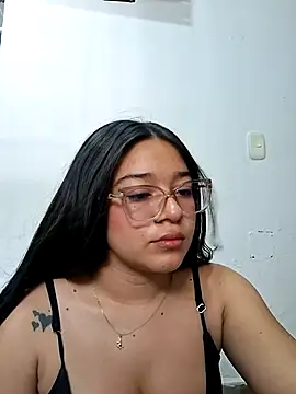 Snapshot of -VICKKY chatting on 07-06-26, 07:49 -VICKKY online show from 07-06-26, 07:49