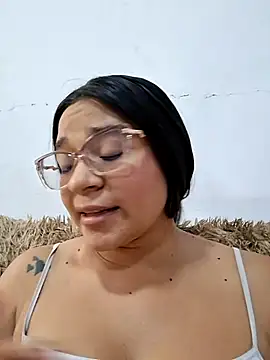 -VICKKY online show from 05-13-26, 01:40