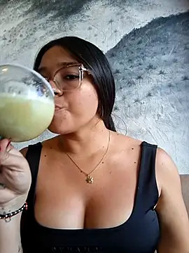 -VICKKY online show from 05-06-26, 10:14