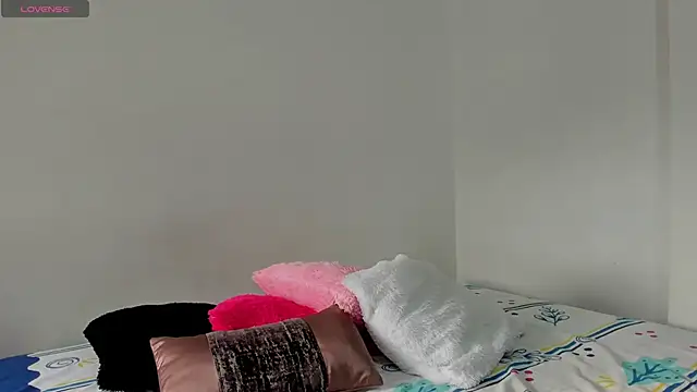 sofiaparker8 online show from 11-13-25, 09:40