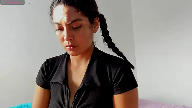 sofiaparker8 online show from 10-27-25, 09:27