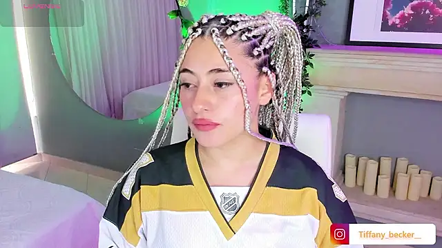 tiffany becker online show from 03-26-26, 01:31