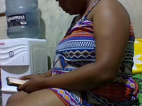 zoey10 online show from 10-25-25, 05:17