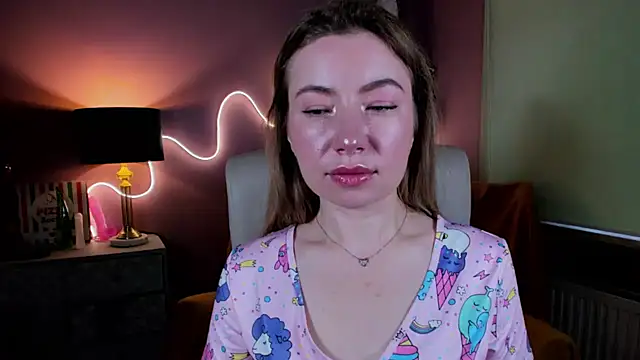 Mia Tasty online show from 11-15-25, 08:07