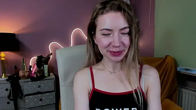 Mia Tasty online show from 10-16-25, 06:32