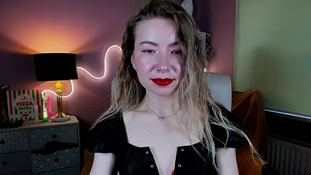 Mia Tasty online show from 10-31-25, 07:38