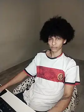 Snapshot of cardrey05 chatting on 12-22-25, 06:46 cardrey05 online show from 12-22-25, 06:46