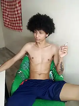 Snapshot of cardrey05 chatting on 09-27-25, 10:05 cardrey05 online show from 09-27-25, 10:05