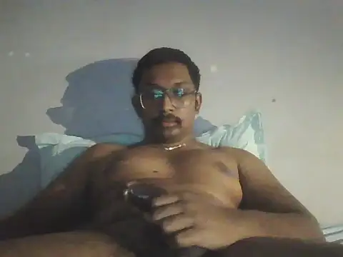 Snapshot of chennaibull101 chatting on 11-25-25, 07:03 chennaibull101 online show from 11-25-25, 07:03