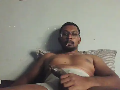 Snapshot of chennaibull101 chatting on 10-29-25, 10:03 chennaibull101 online show from 10-29-25, 10:03