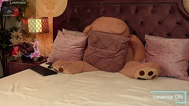 JaneDevine online show from 03-10-25, 01:32