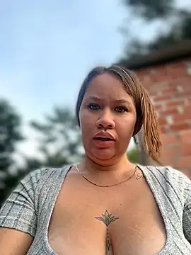 Emiily lee online show from 05-17-26, 11:32