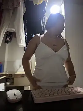 Emiily lee online show from 02-02-26, 09:08