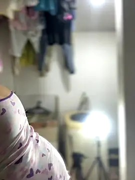 Emiily lee online show from 10-18-25, 08:38