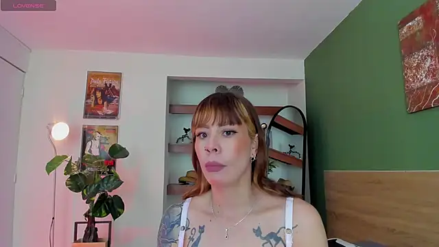 Snapshot of iriiina_veneno chatting on 05-15-26, 12:52 iriiina veneno online show from 05-15-26, 12:52