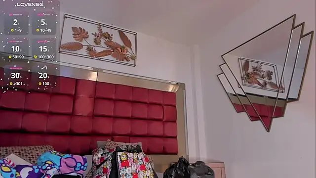 BonnieCute  online show from 10-24-25, 12:20