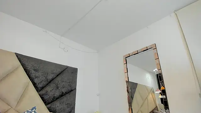 Snapshot of BonnieCute_ chatting on 02-06-26, 12:06 BonnieCute online show from 02-06-26, 12:06