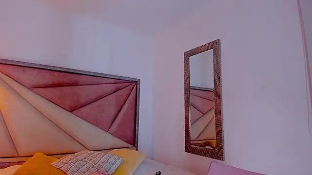 Snapshot of BonnieCute_ chatting on 02-10-26, 11:48 BonnieCute online show from 02-10-26, 11:48