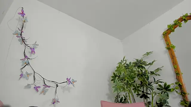 Snapshot of BonnieCute_ chatting on 02-01-26, 12:53 BonnieCute online show from 02-01-26, 12:53