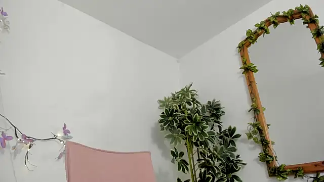 BonnieCute  online show from 10-14-25, 12:00