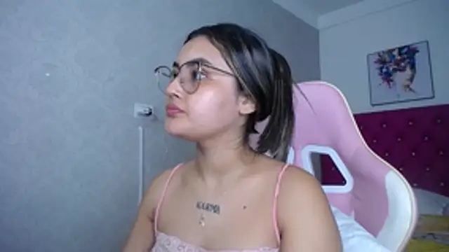 Snapshot of antonella_sweetlittle chatting on 05-17-26, 11:05 antonella sweetlittle online show from 05-17-26, 11:05