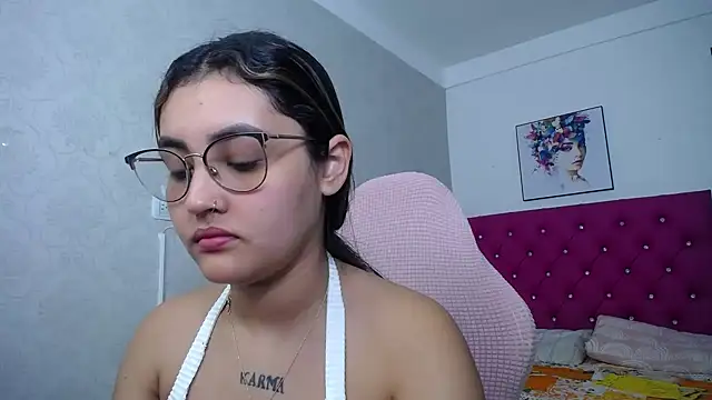 Snapshot of antonella_sweetlittle chatting on 05-27-26, 12:34 antonella sweetlittle online show from 05-27-26, 12:34
