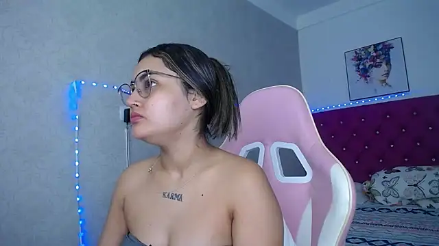 Snapshot of antonella_sweetlittle chatting on 05-08-26, 11:47 antonella sweetlittle online show from 05-08-26, 11:47
