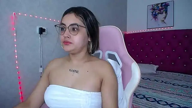 Snapshot of antonella_sweetlittle chatting on 05-06-26, 11:47 antonella sweetlittle online show from 05-06-26, 11:47