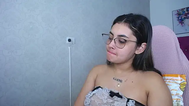 Snapshot of antonella_sweetlittle chatting on 06-02-26, 11:54 antonella sweetlittle online show from 06-02-26, 11:54
