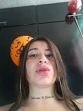 Alona Evans online show from 10-26-25, 02:28