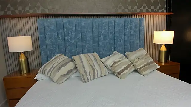Ivi Akina online show from 05-15-26, 06:28