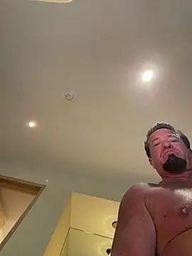 sluttydylan online show from 06-04-26, 01:32