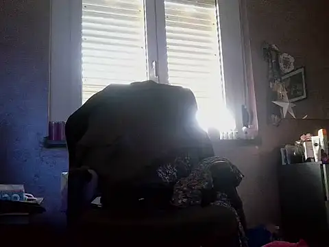 Snapshot of LadyVenere chatting on 10-12-25, 03:35 LadyVenere online show from 10-12-25, 03:35