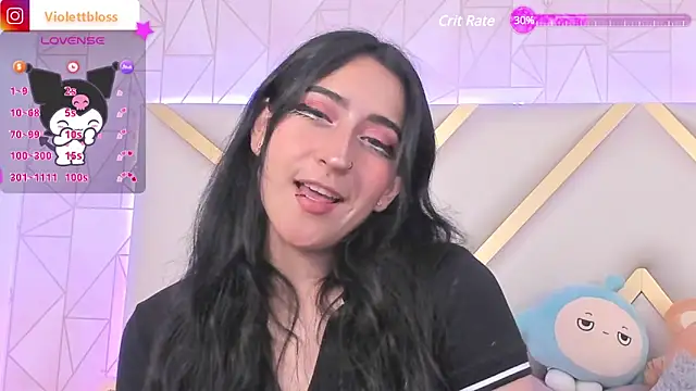 Snapshot of Violettbloss chatting on 02-17-25, 09:21 Violettbloss online show from 02-17-25, 09:21