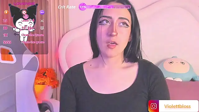 Snapshot of Violettbloss chatting on 09-12-25, 03:50 Violettbloss online show from 09-12-25, 03:50