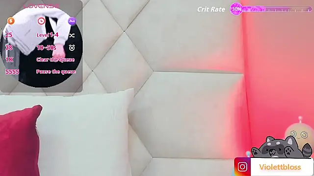Snapshot of Violettbloss chatting on 09-20-25, 03:11 Violettbloss online show from 09-20-25, 03:11