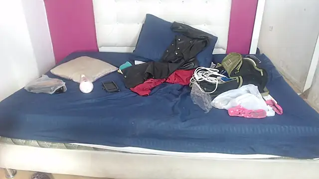 nextdoor fantasy1 online show from 12-04-25, 03:27