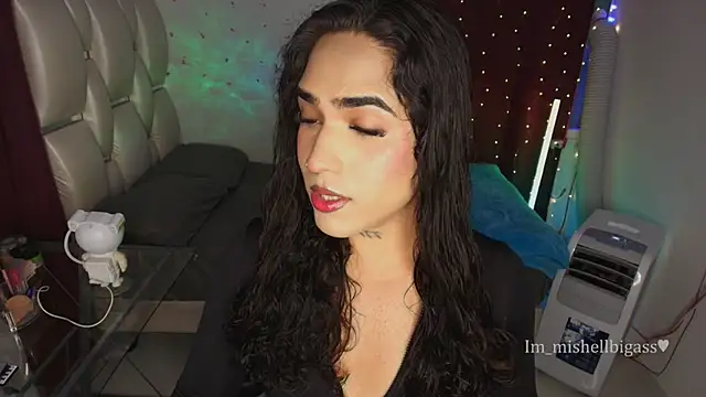 Snapshot of im_mishellbigass chatting on 07-01-26, 01:39 im mishellbigass online show from 07-01-26, 01:39