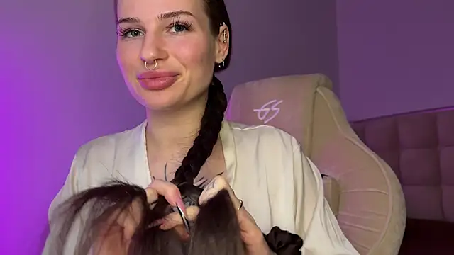 Snapshot of MarlynRobertsen chatting on 02-18-26, 12:56 MarlynRobertsen online show from 02-18-26, 12:56