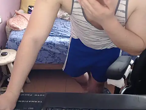 Snapshot of thealfawolf01 chatting on 07-20-26, 04:09 thealfawolf01 online show from 07-20-26, 04:09