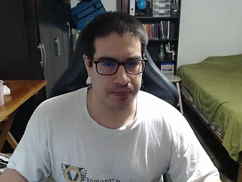 Snapshot of thealfawolf01 chatting on 06-25-26, 11:10 thealfawolf01 online show from 06-25-26, 11:10