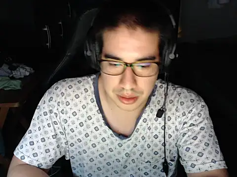 thealfawolf01 online show from 05-05-26, 04:48
