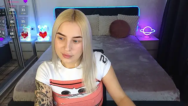 Snapshot of Crystal_Barbie chatting on 03-13-26, 12:43 Crystal Barbie online show from 03-13-26, 12:43