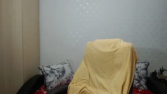 Snapshot of PrinceEagle chatting on 10-24-25, 07:57 PrinceEagle online show from 10-24-25, 07:57