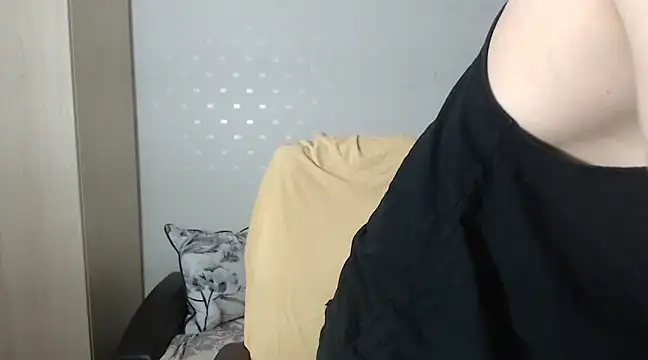 Snapshot of PrinceEagle chatting on 03-10-25, 07:22 PrinceEagle online show from 03-10-25, 07:22