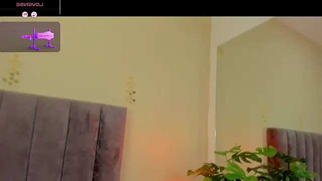 Megan Thompsonn online show from 05-04-26, 01:47